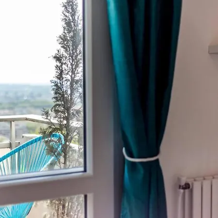 Calm And Breathtaking View With Balcony Apartment Lyon