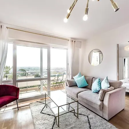 Apartment Calm And Breathtaking View With Balcony