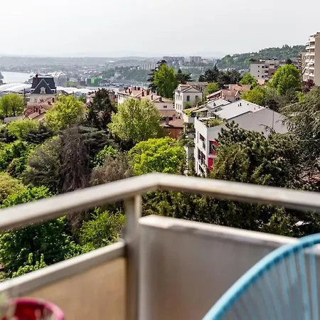Calm And Breathtaking View With Balcony
